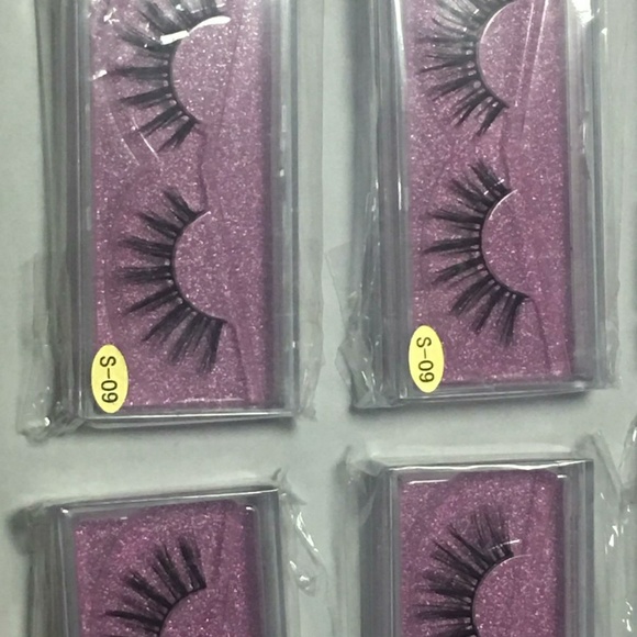 Lashes - Picture 3 of 3